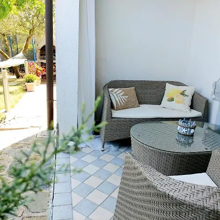 Salt & Sage * Manzano